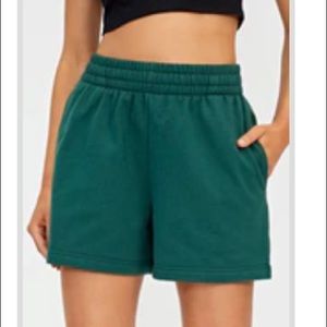 Fleece sweat shorts in Forrest green